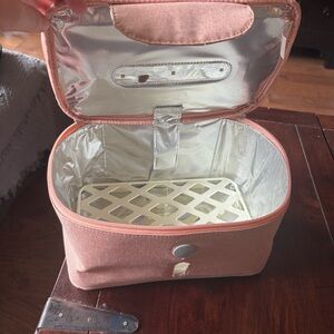 Ionuv Pink Travel Bag